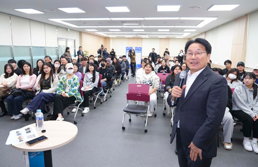 [포토] 강기정 광주광역시장, 서영대 학생과 현장소통