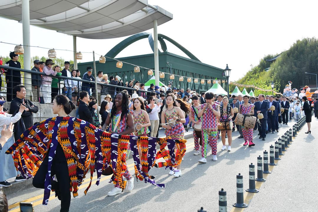 죽녹원에서 황금연휴 즐겨요…'제27회 담양대나무축제' 2일 팡파르